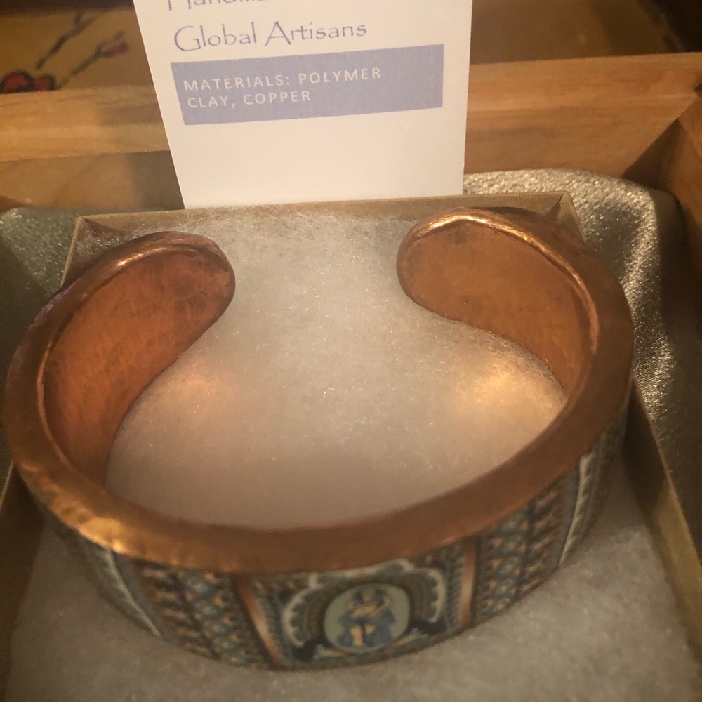 Venus Copper Cuff 2 - Picture 7 of 9
